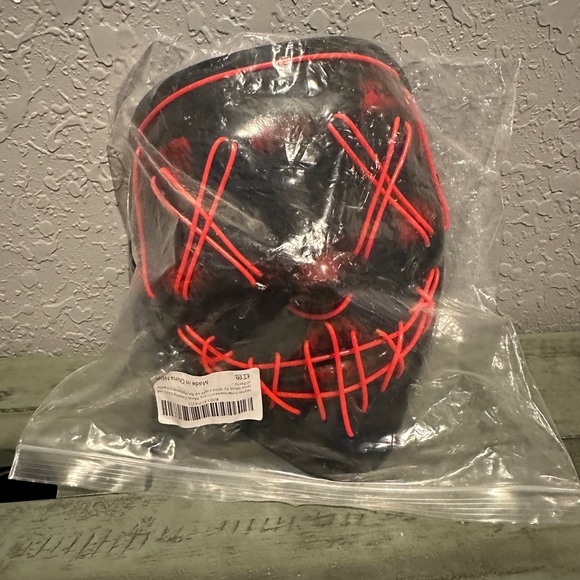 Light up The Purge Mask - Picture 3 of 5